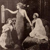 The Dolly Sisters describe the "Dolly Waltz", 1916